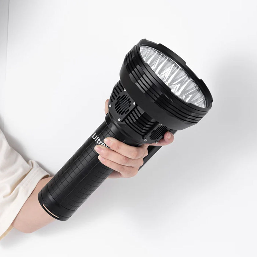 RUGG ULTRAX LED 150000 LUMEN FLASHLIGHT