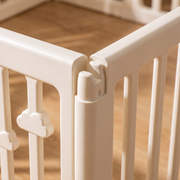 Close-up of a sturdy corner connection on the Little Rabbit Playpen